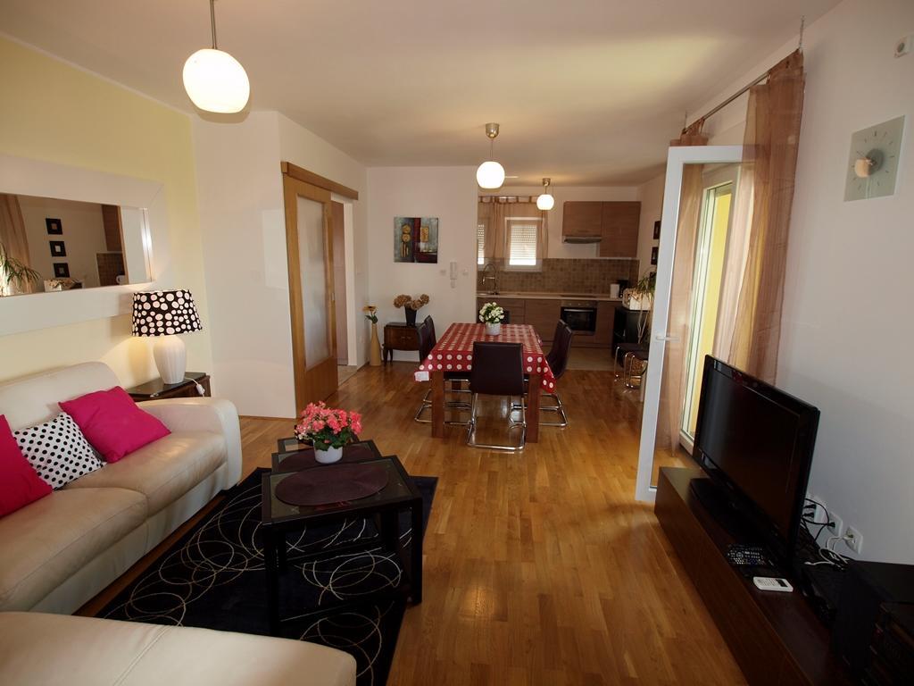 Apartments Jakov 마툴지 외부 사진